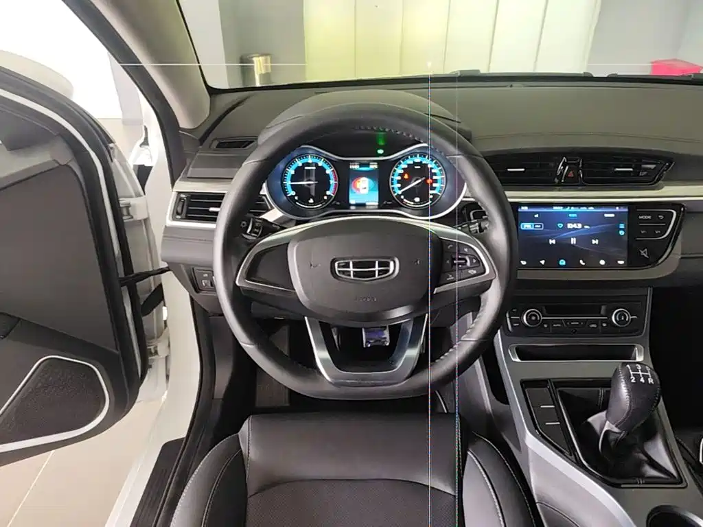 Geely Emgrand 2020 — фото 11