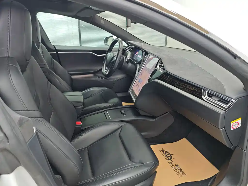 Tesla Model S 2017 — фото 12