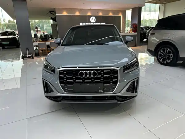 Audi Q2L 2024
