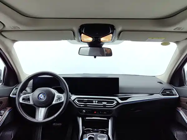 BMW i3 2023