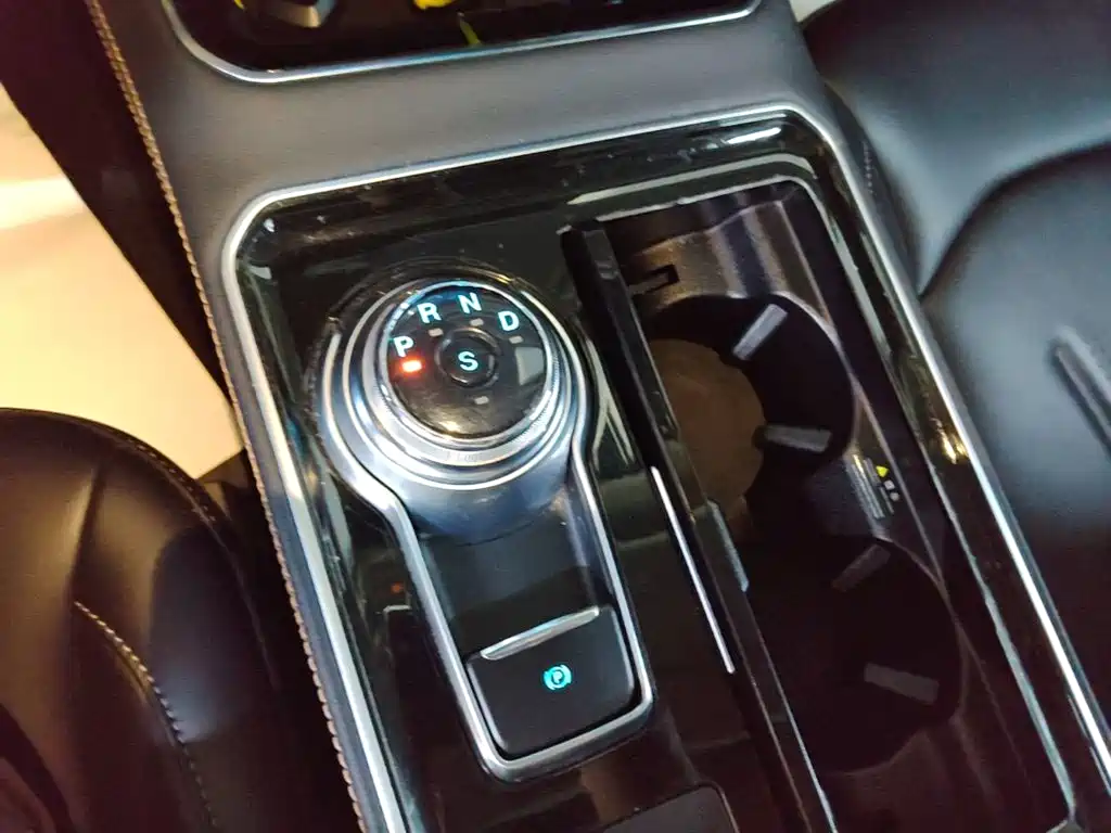 Ford Edge 2023 — фото 14