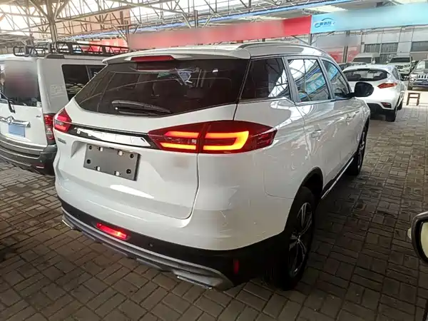 Geely Boyue 2022