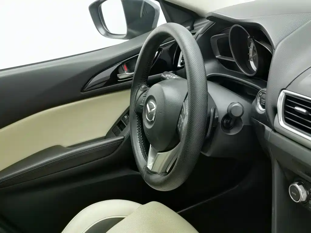Mazda 3 Axela 2014 — фото 22