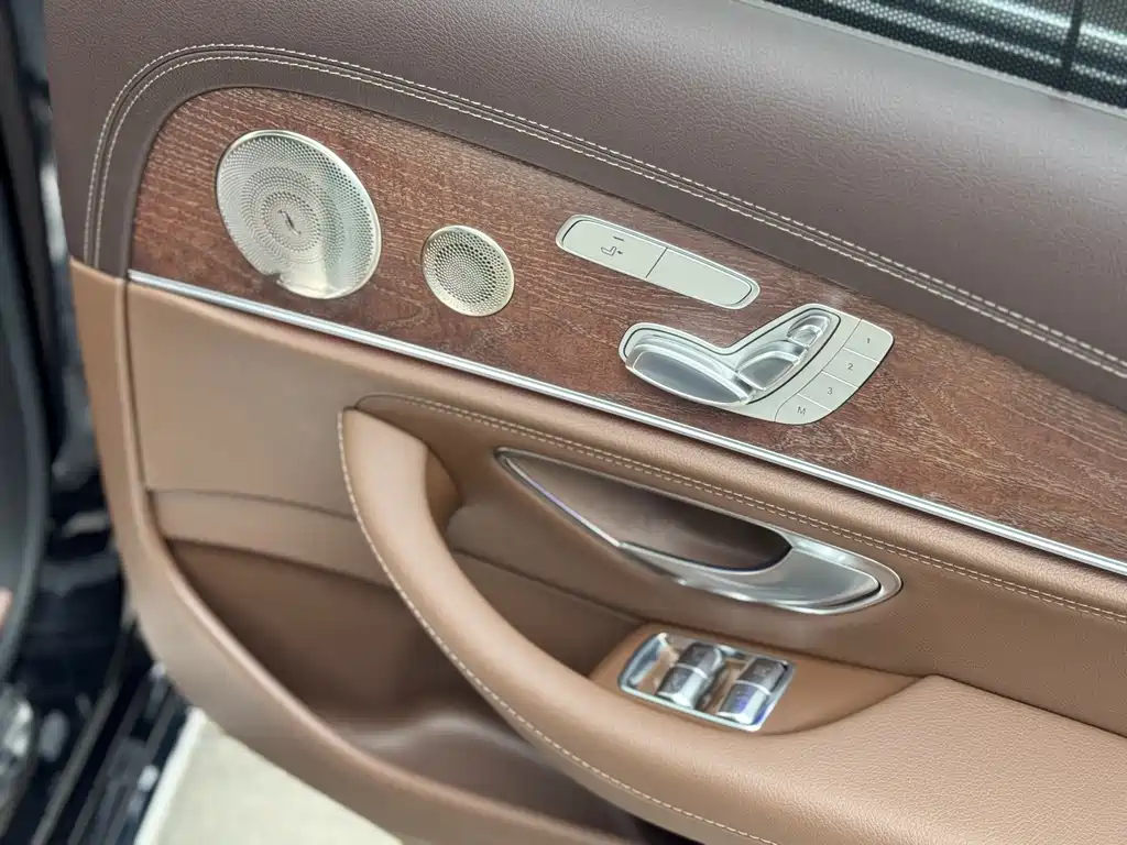 Mercedes-Benz E-Class 2022 — фото 31