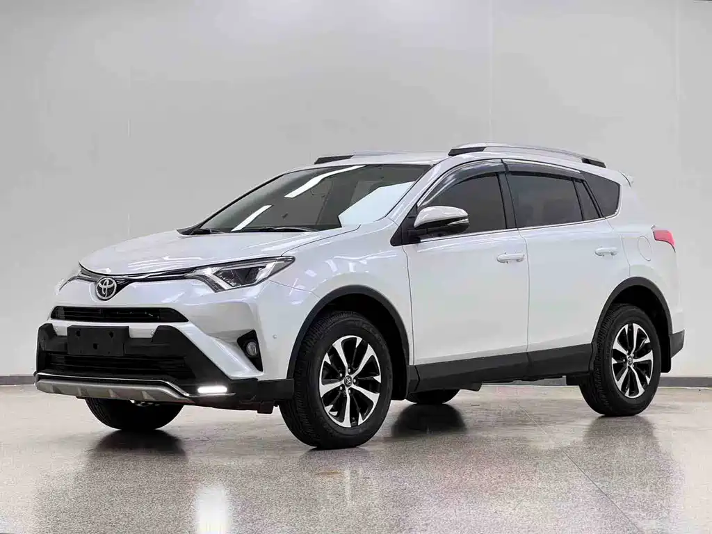 Toyota RAV4 2019 — фото 1