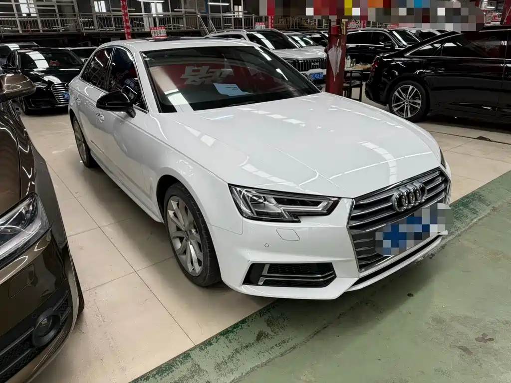 Audi A4L 2018