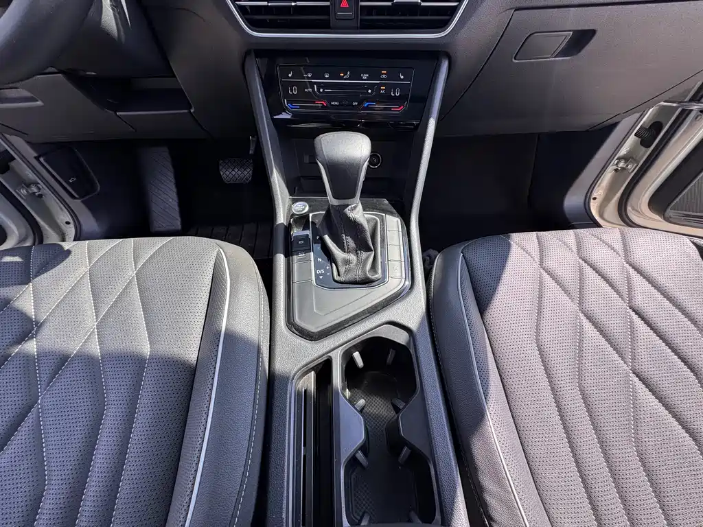 Volkswagen Tiguan L 2023 — фото 14