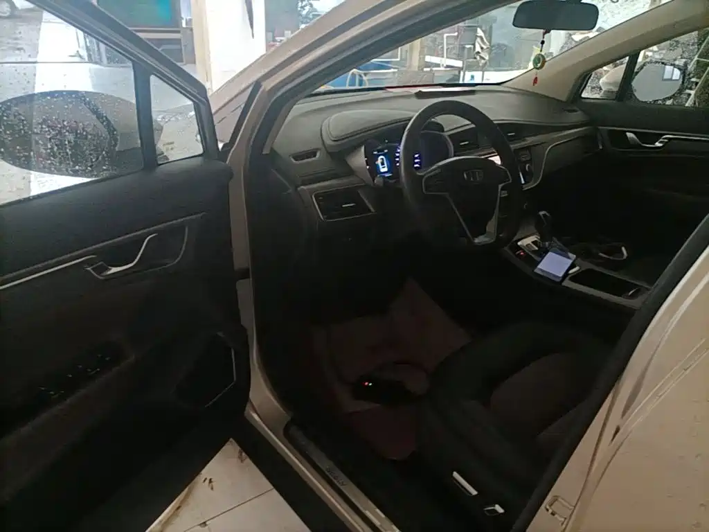 Geely Emgrand GS 2018 — фото 16