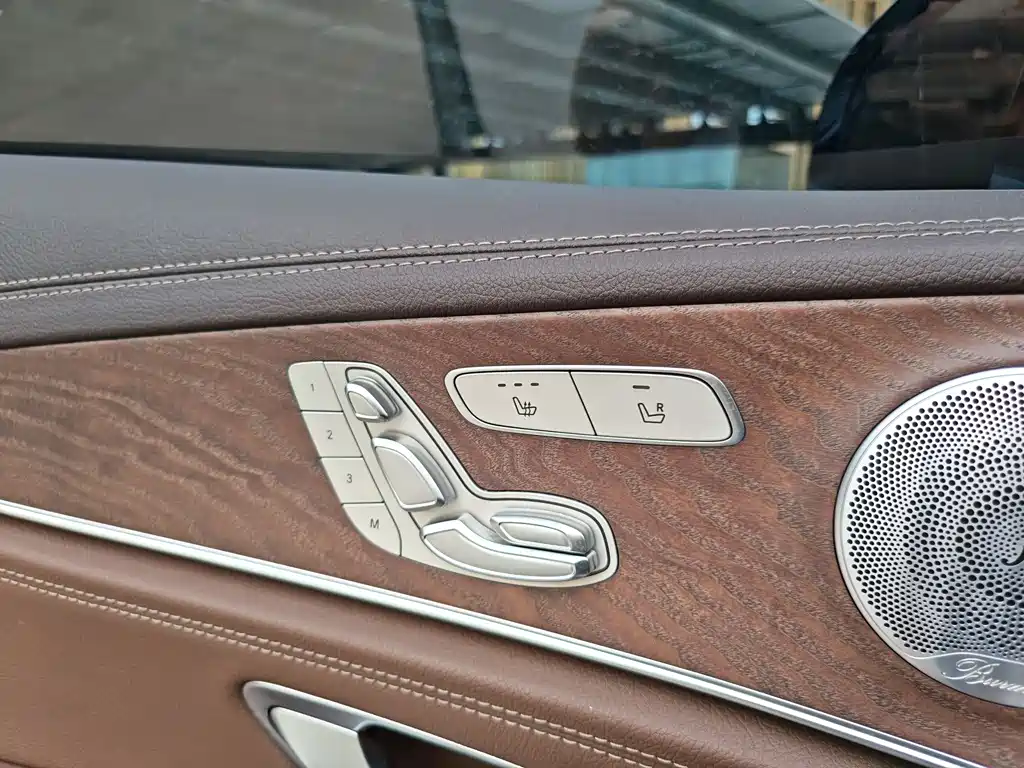 Mercedes-Benz E-Class 2020 — фото 11
