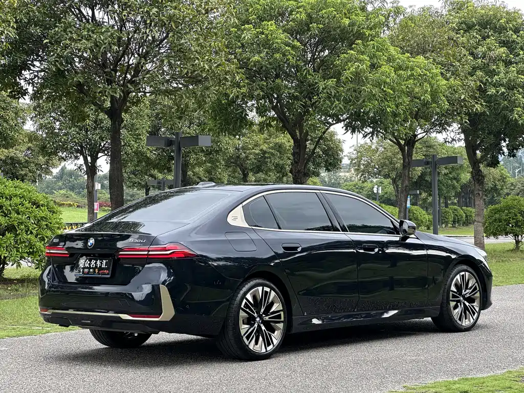BMW 5 Series 2025