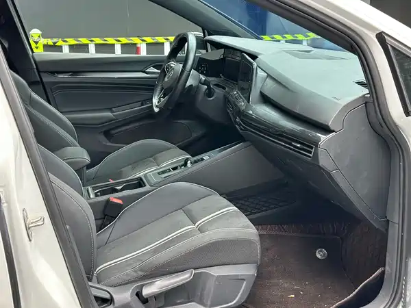 Volkswagen Golf 2023