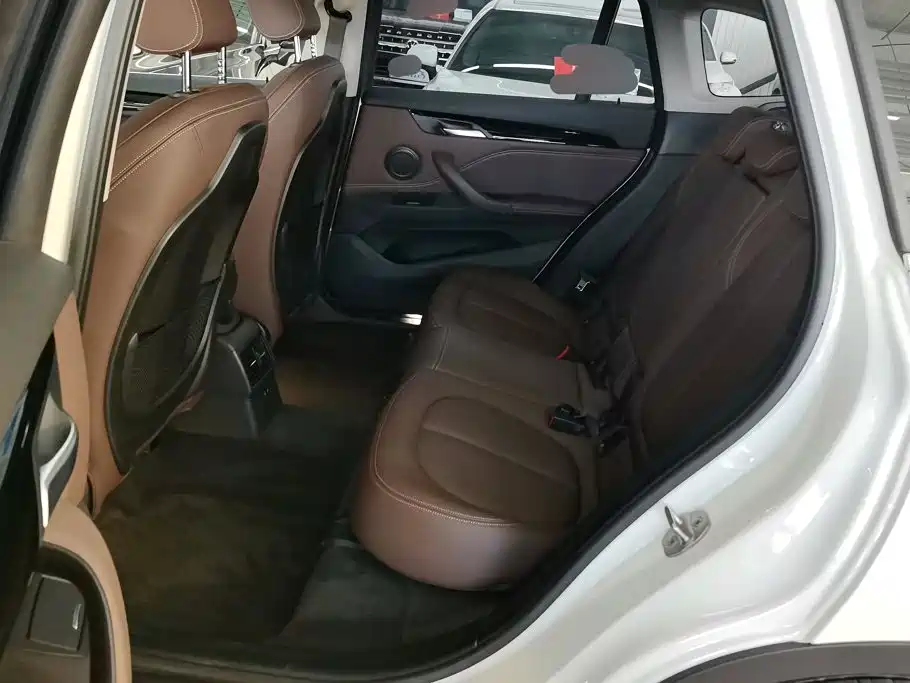 BMW X1 2020 — фото 11