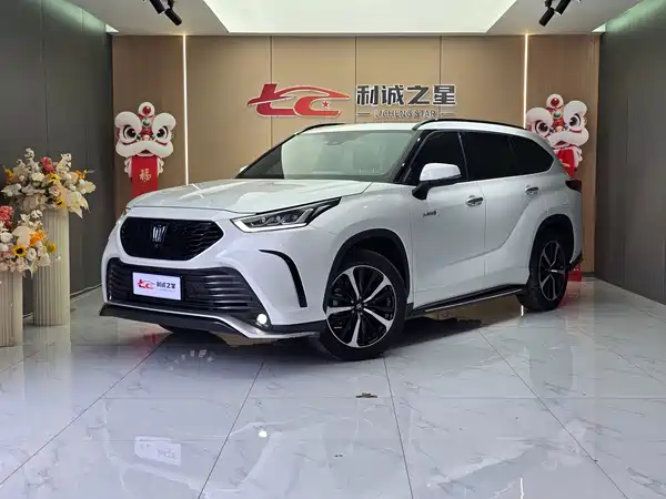 Toyota Crown Kluger 2024