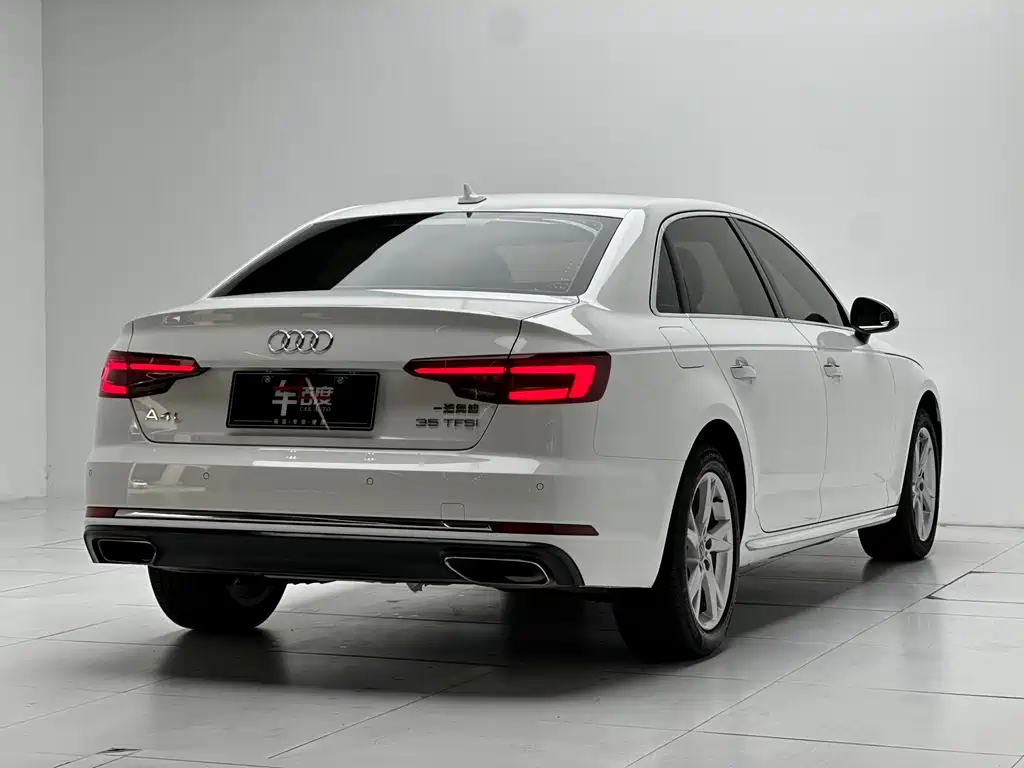 Audi A4L 2019