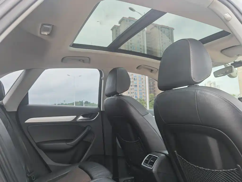 Audi Q3 2016 — фото 15