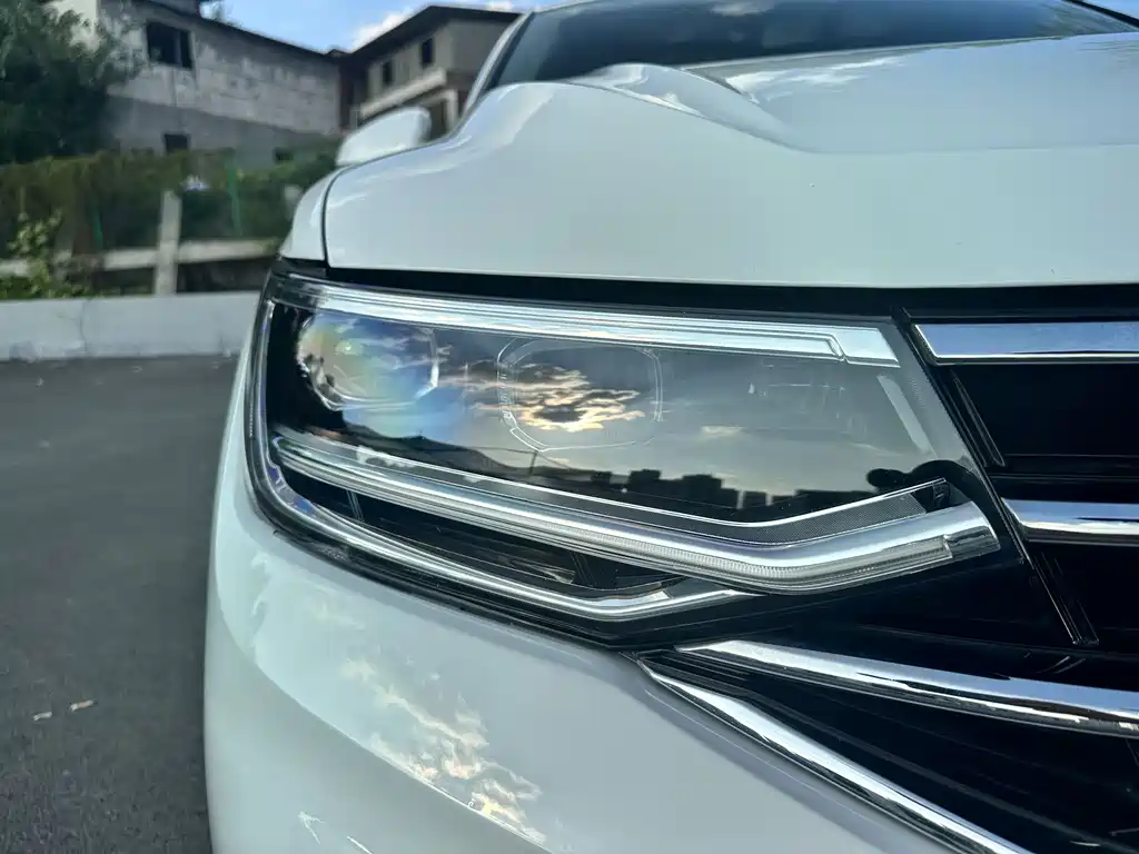 Volkswagen Tiguan L 2023 — фото 15
