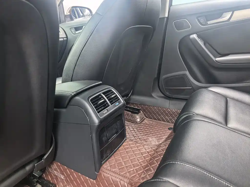 Audi A4L 2015