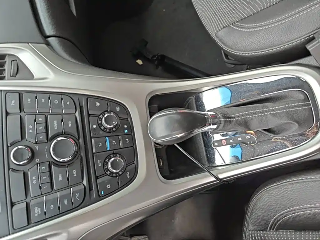 Buick Excelle 2015 — фото 14