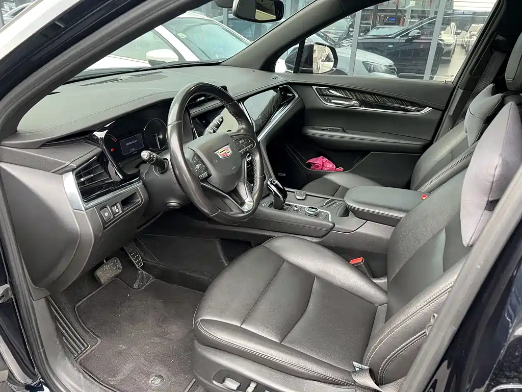 Cadillac XT6 2021 — фото 15