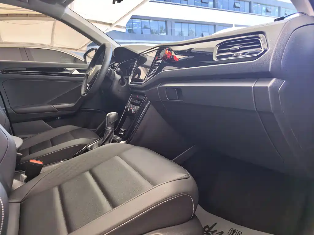 Volkswagen T-Roc 2022 — фото 14