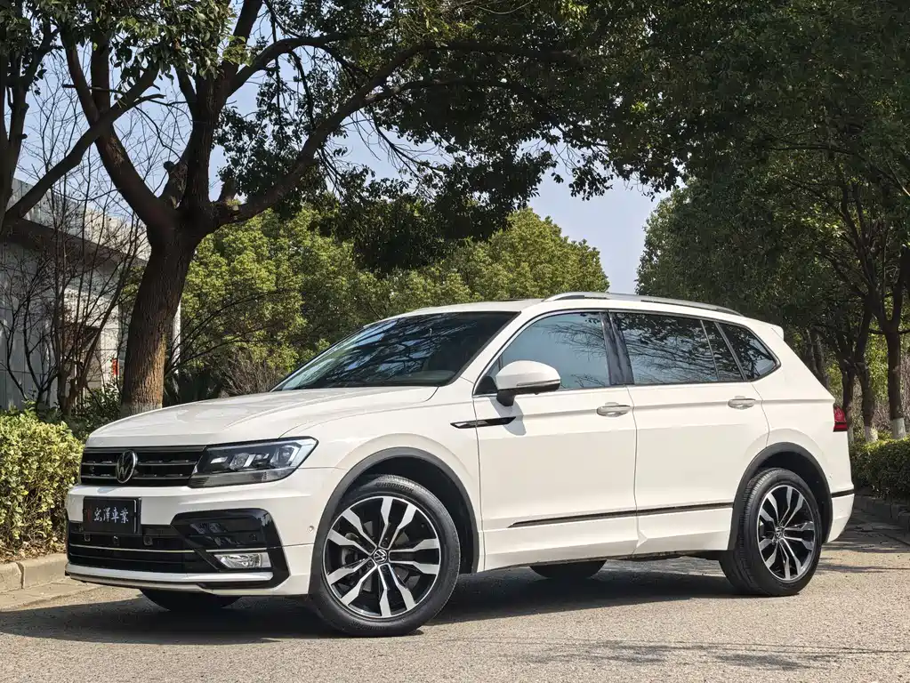 Volkswagen Tiguan L 2021 — фото 1