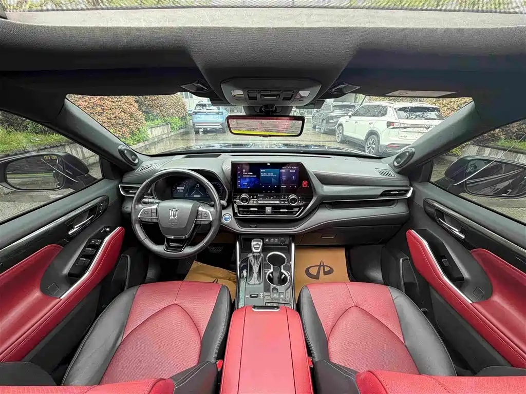 Toyota Crown Kluger 2021