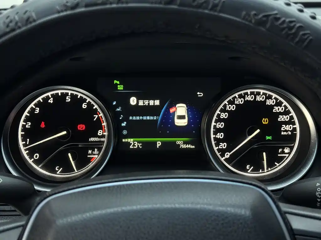 Toyota Camry 2019 — фото 12