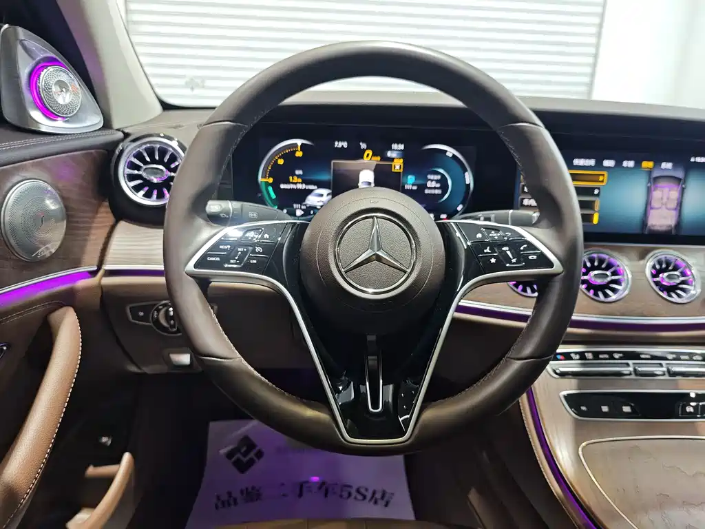 Mercedes-Benz E-Class 2023 — фото 10