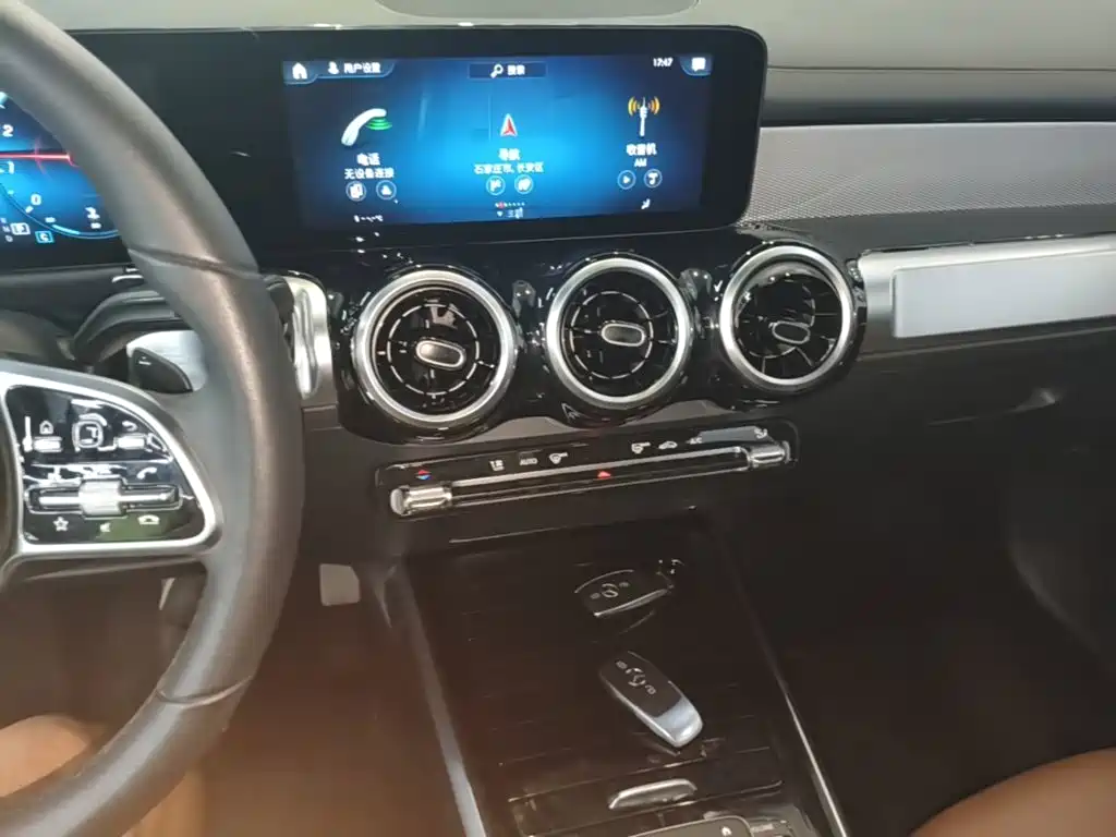 Mercedes-Benz GLB 2023 — фото 13