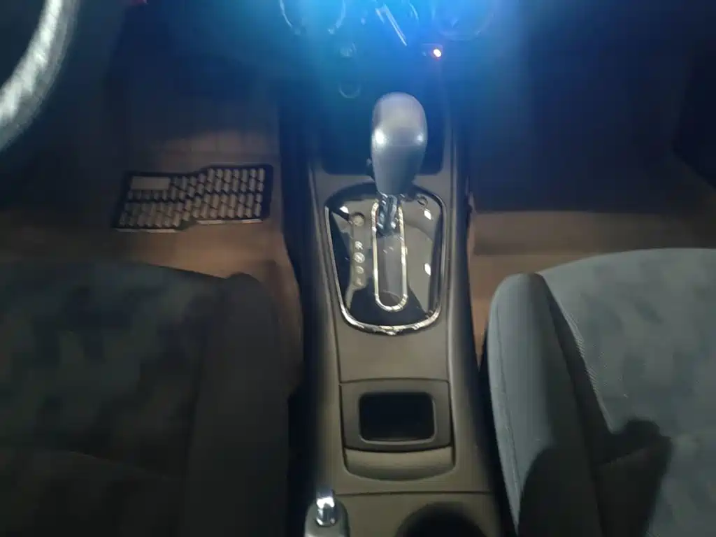 Nissan Tiida 2015 — фото 14