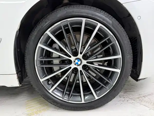 BMW 5 Series 2023