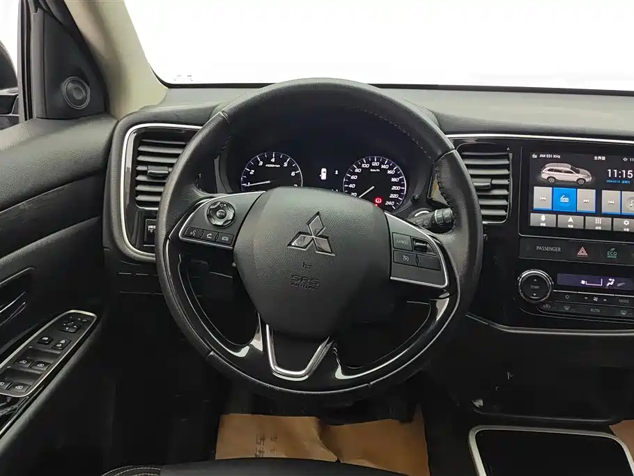 Mitsubishi Outlander 2020 — фото 15