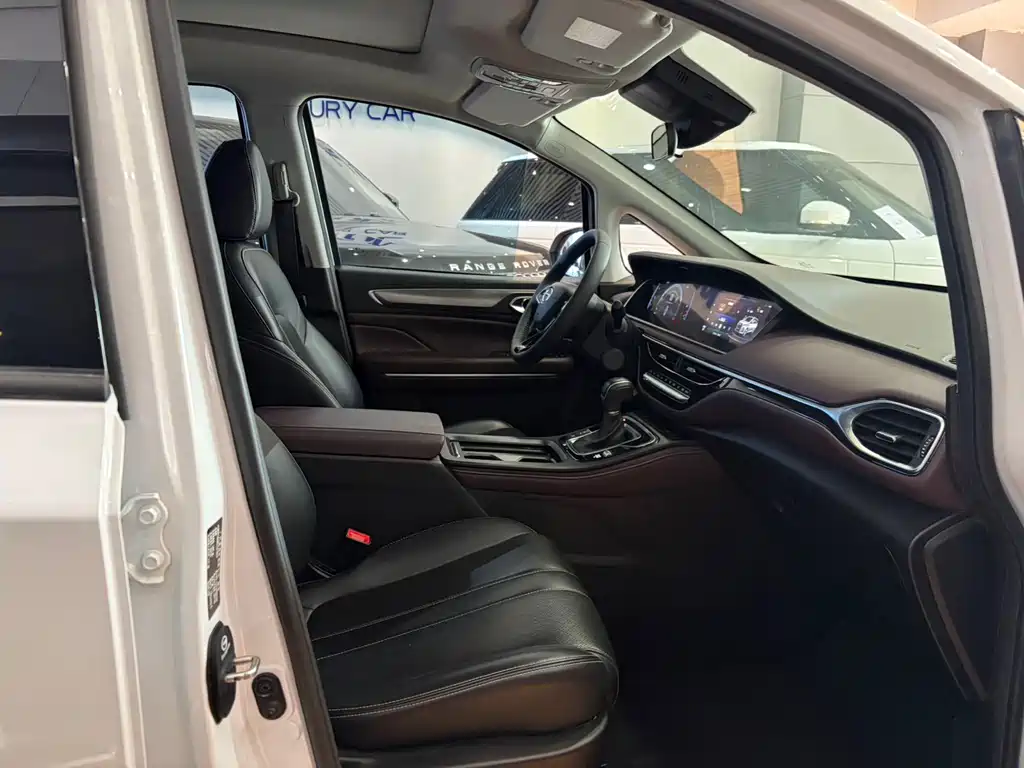 GAC Trumpchi M6 2022 — фото 10