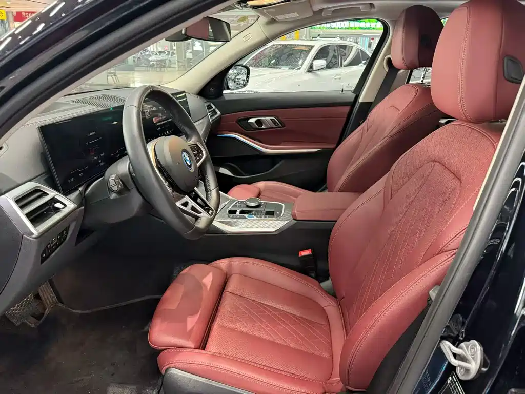 BMW i3 2024 — фото 4
