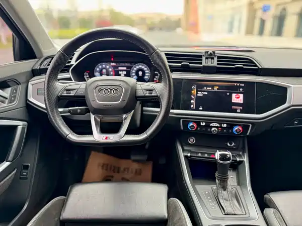 Audi Q3 2021