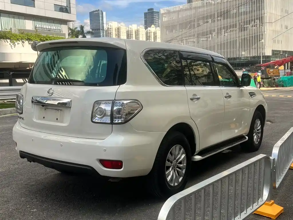 Nissan Patrol 2017 — фото 11