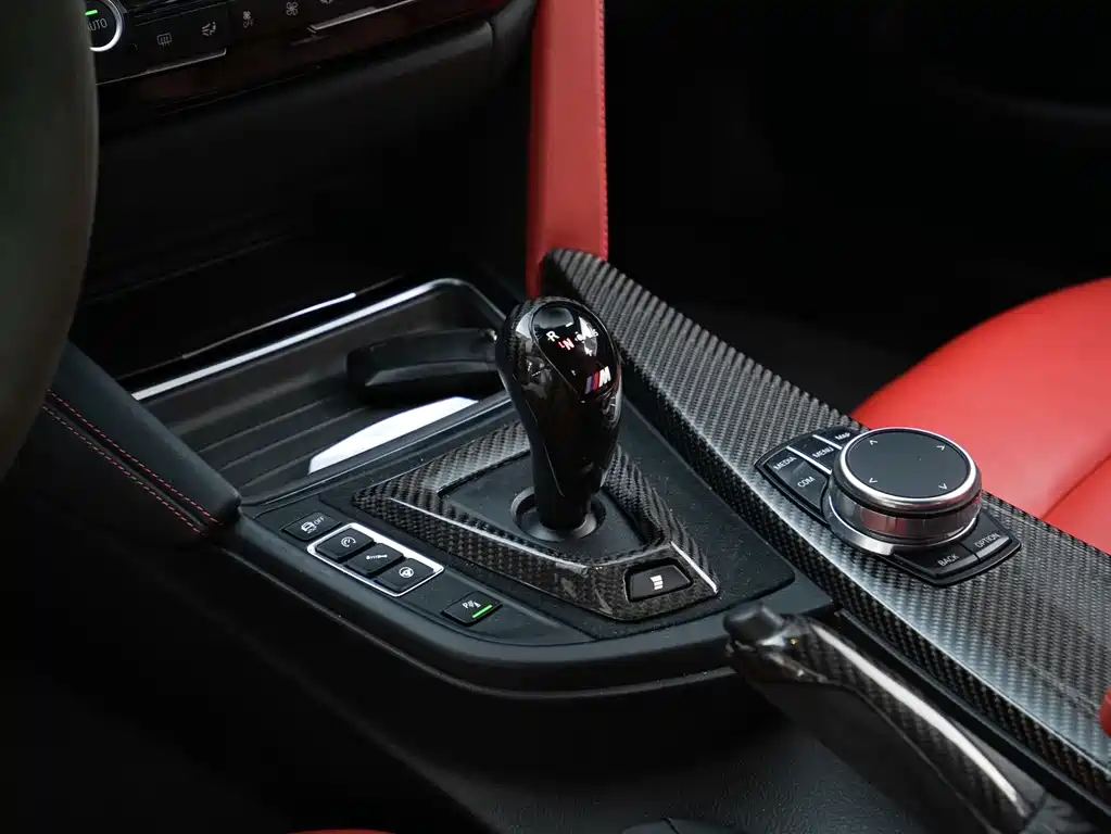 BMW M4 2018 — фото 9