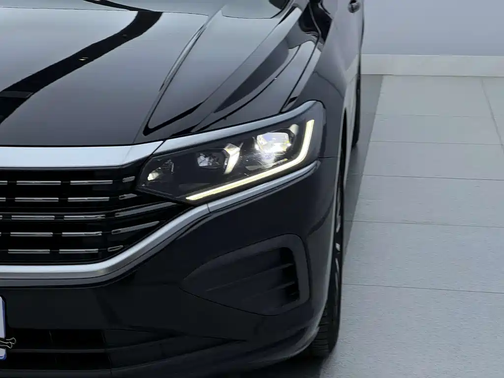 Volkswagen Passat 2023