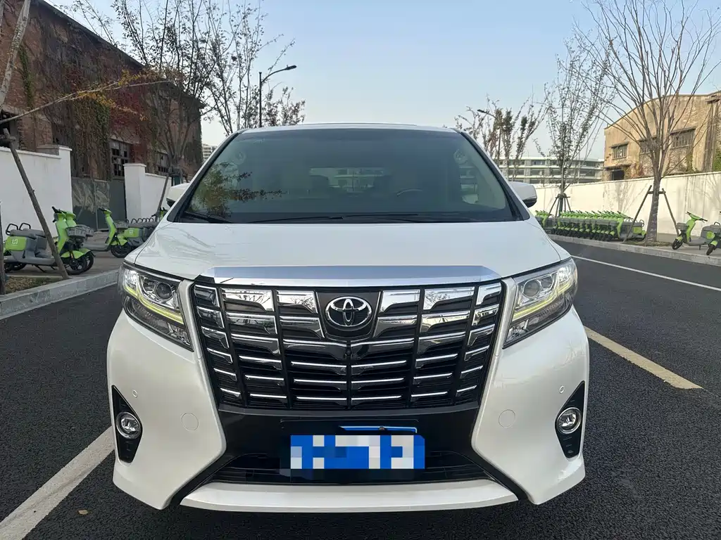Toyota Alphard 2017 — фото 1
