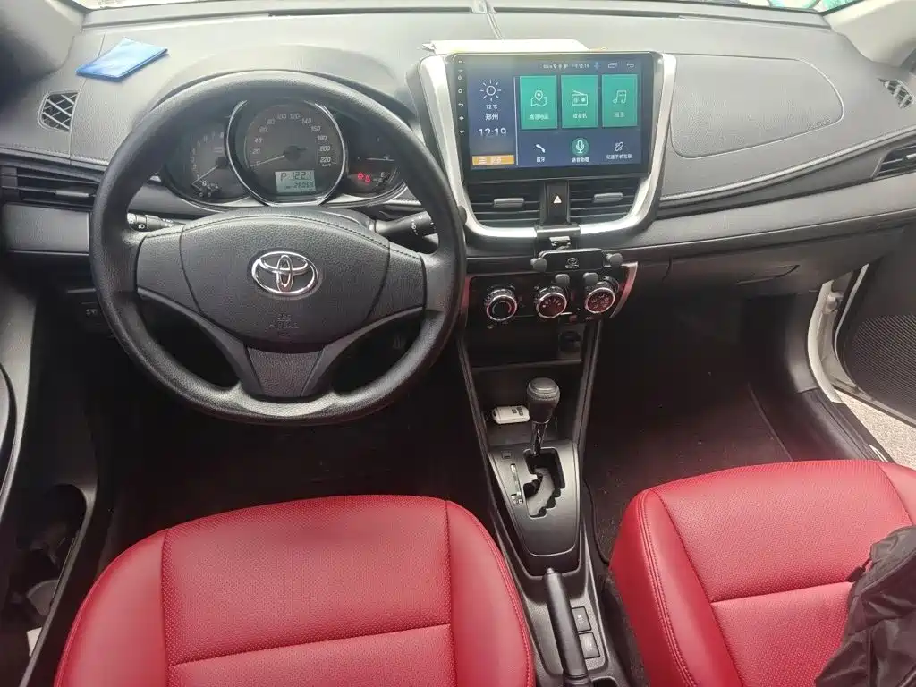 Toyota Yaris L 2020 — фото 13