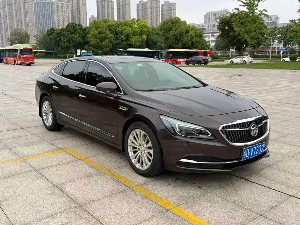 Buick LaCrosse 2019 — фото 1