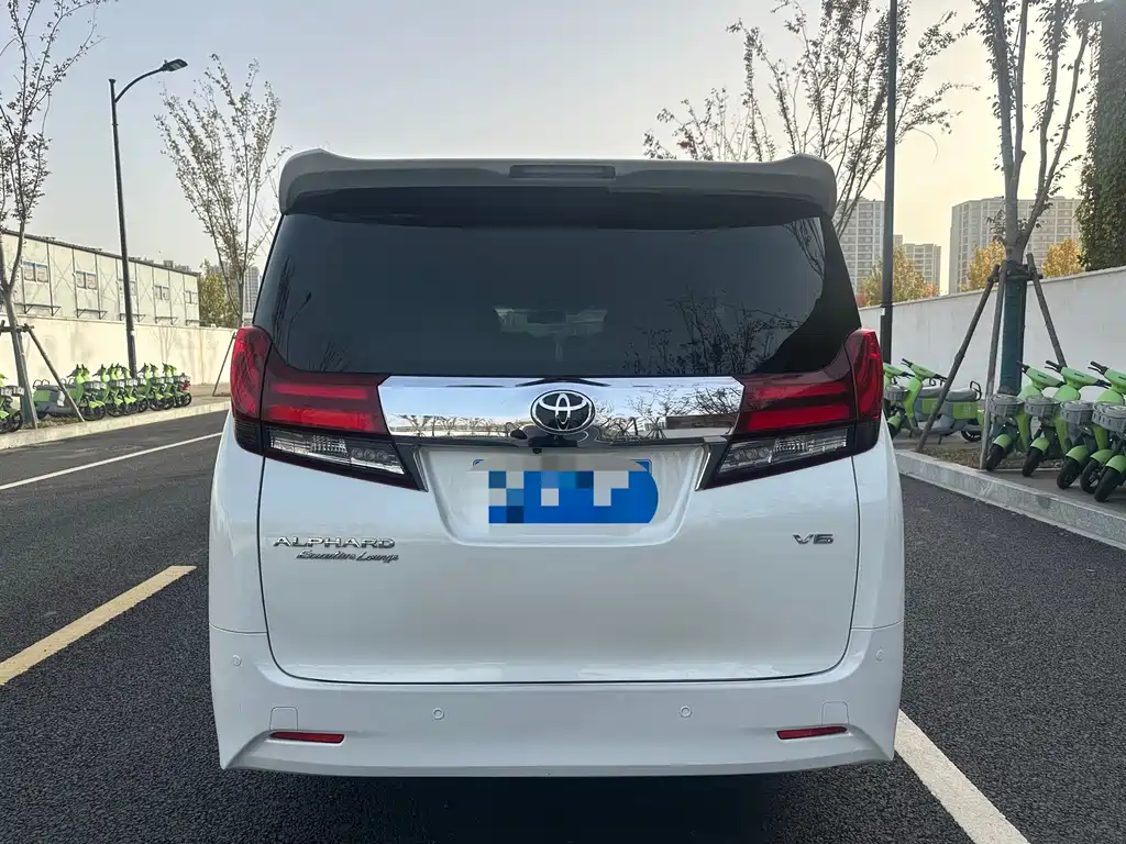 Toyota Alphard 2017 — фото 7