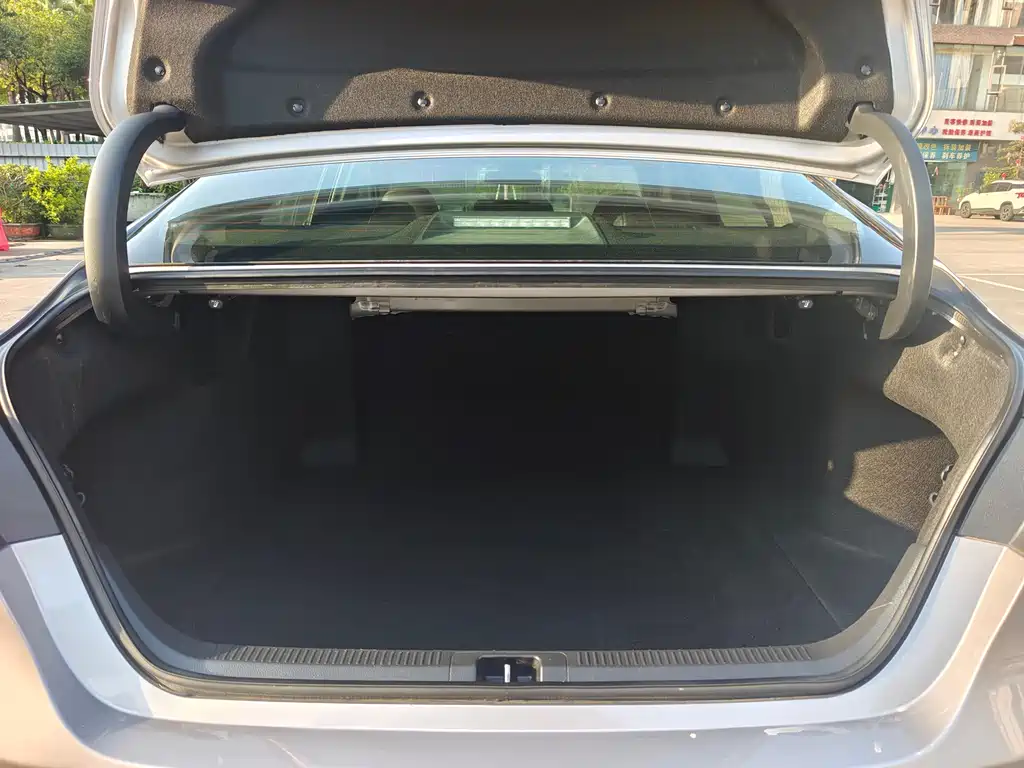 Toyota Camry 2022 — фото 20