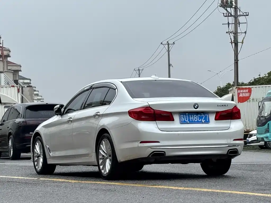 BMW 5 Series 2018 — фото 5
