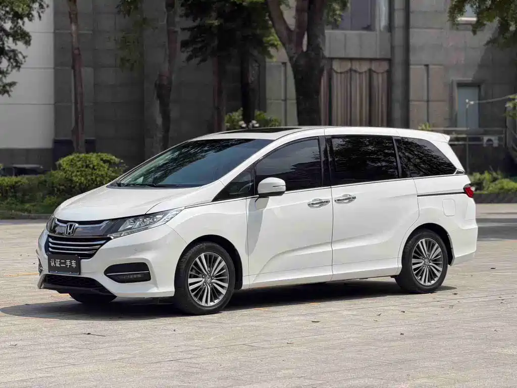 Honda Odyssey 2018 — фото 1