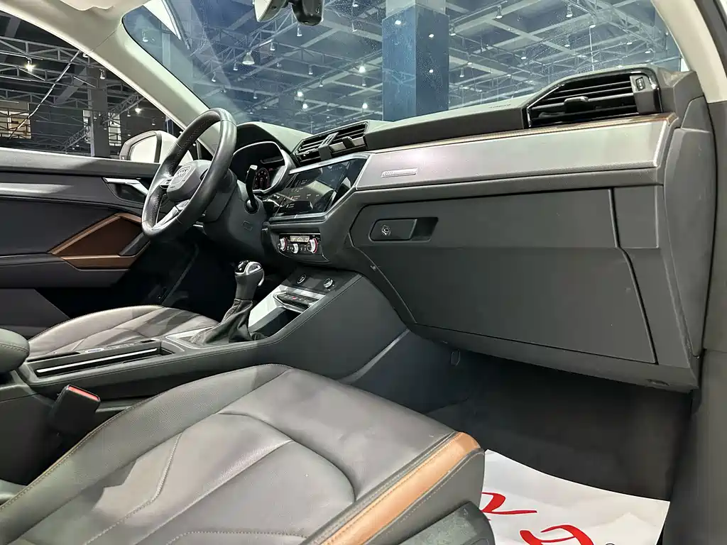 Audi Q3 2022 — фото 12