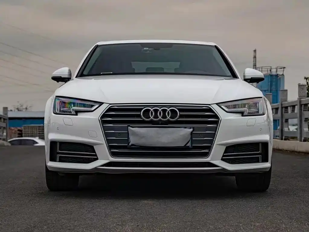 Audi A4L 2018 — фото 2