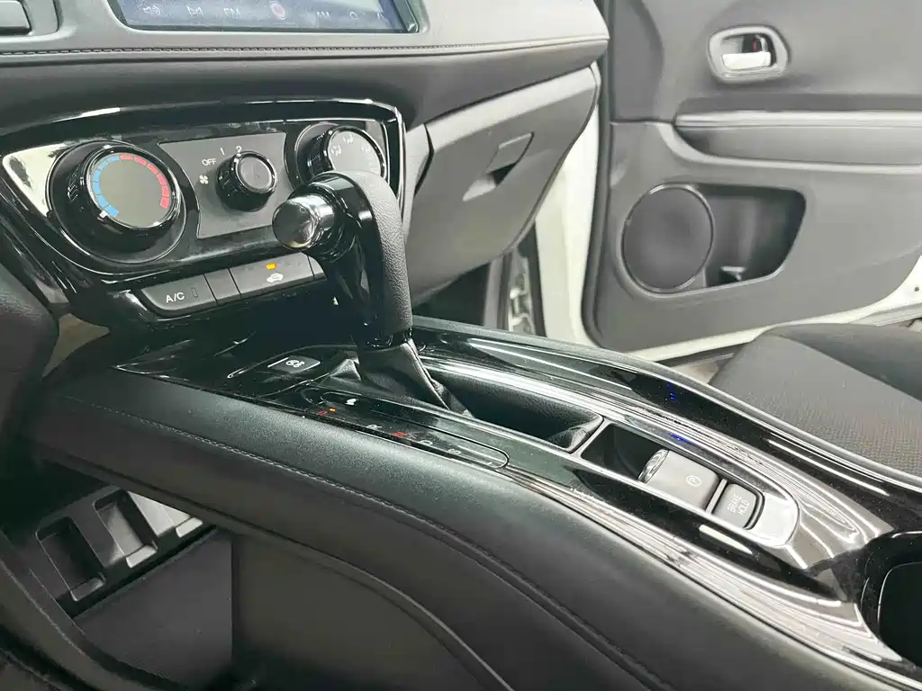 Honda Vezel 2021 — фото 13