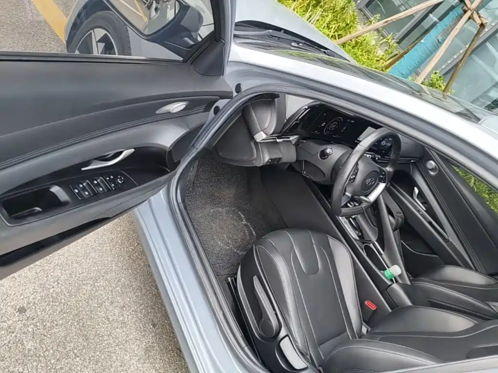 Hyundai Elantra 2021 — фото 16