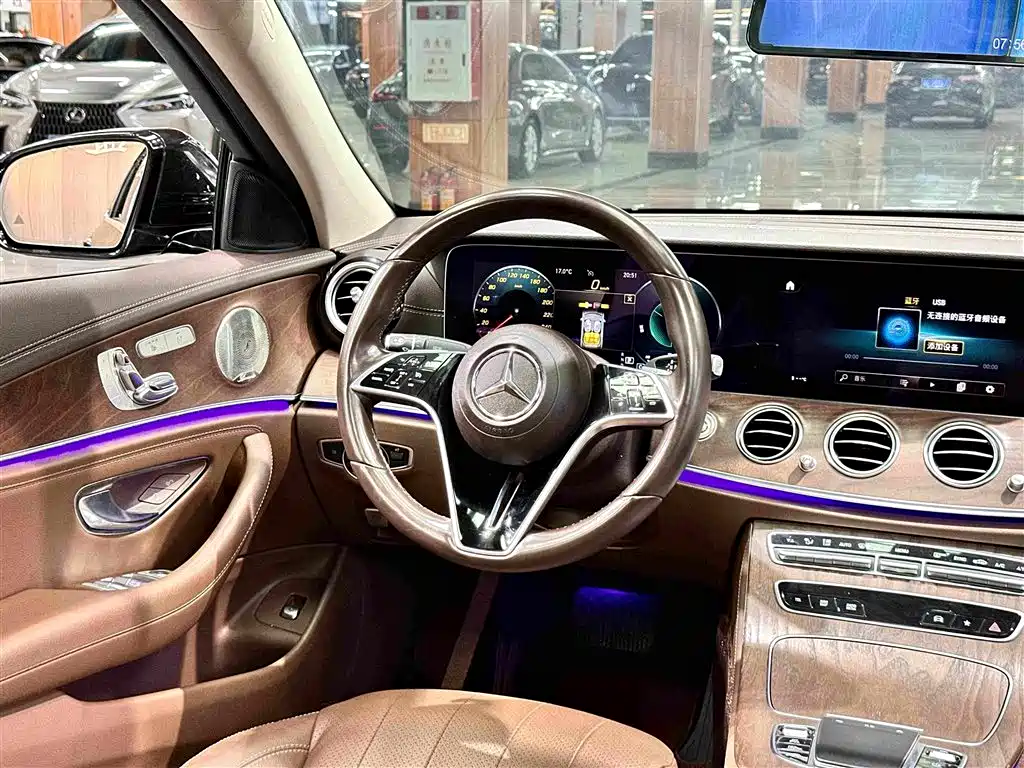 Mercedes-Benz E-Class 2022 — фото 13